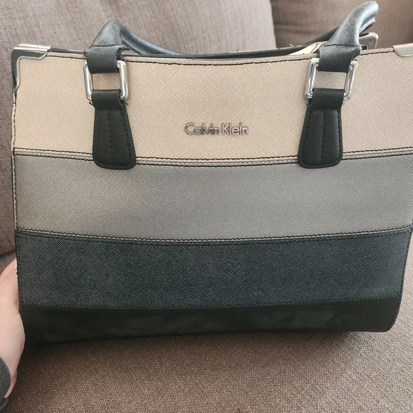 Calvin Klein Women's Black and Tan Tote Bag - Picture 6 of 9
